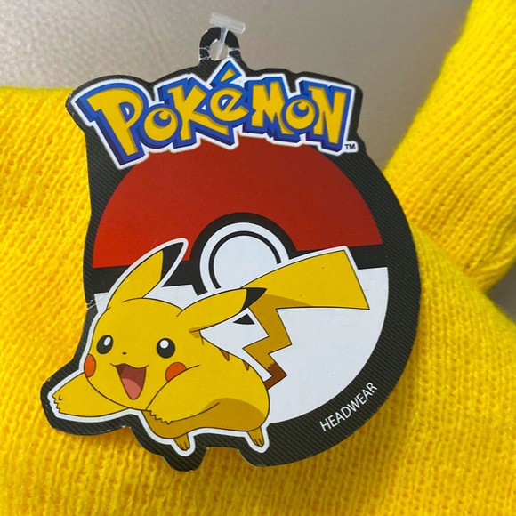 Pokémon Pikachu Winter Hat Beanie Poke Balls NWT - Picture 3 of 6